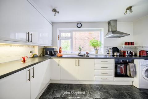 5 Albany Gardens, Solihull, B91 2PT