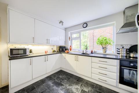 5 Albany Gardens, Solihull, B91 2PT