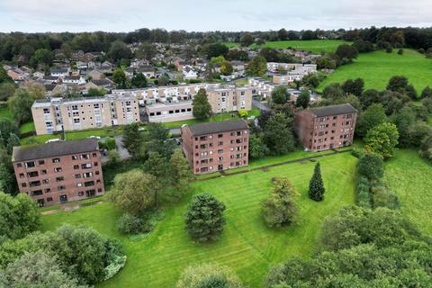 15, Willow Court Abbey Road, Macclesfield, SK10 3PD