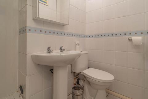 15, Willow Court Abbey Road, Macclesfield, SK10 3PD