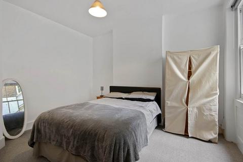 1 bedroom ground floor flat for sale, Peacock Street, London SE17