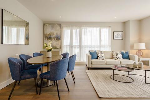 2 bedroom flat to rent, Circus Apartments E14