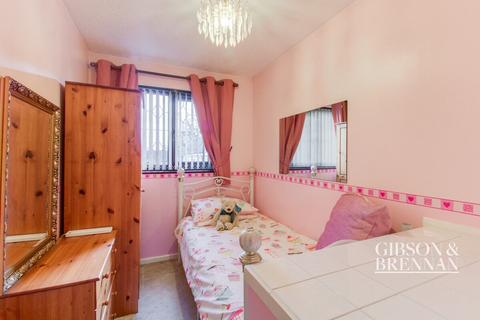 5 Aimes Green, Basildon, SS13 1NT