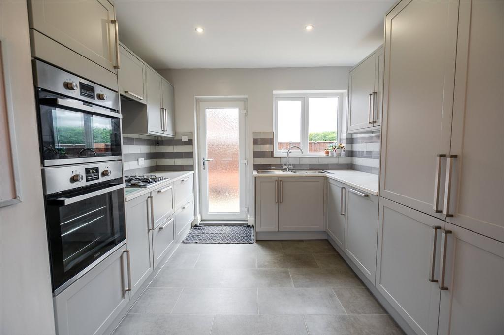Barry Avenue, Grimsby, Lincolnshire... 3 bed bungalow for sale £220,000