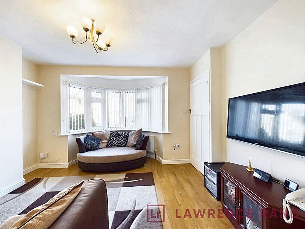 Bessingby Road, Ruislip, HA4 3 bed terraced house £520,000