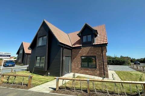 4 bedroom detached house for sale, Ipswich Road, Woodbridge IP13