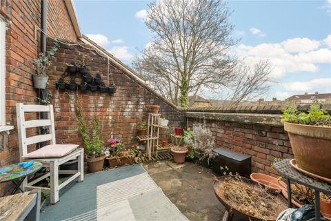 12 Holmshaw Close, London, SE26 4TH