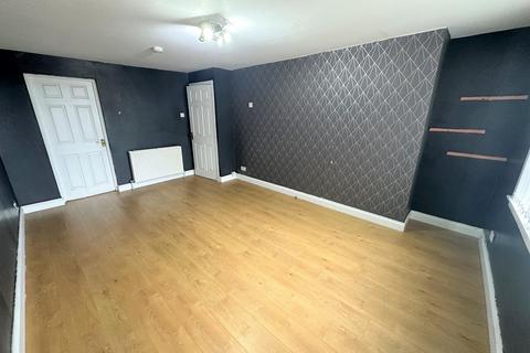 3 bedroom flat to rent, Balunie Avenue, Dundee, DD4