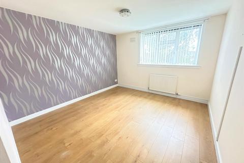 3 bedroom flat to rent, Balunie Avenue, Dundee, DD4