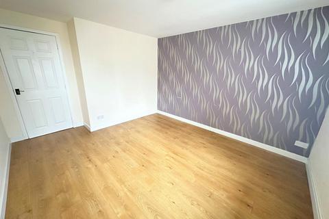 3 bedroom flat to rent, Balunie Avenue, Dundee, DD4