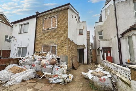 168 Oval Road, Croydon, CR0 6BN
