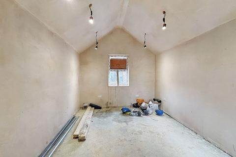168 Oval Road, Croydon, CR0 6BN