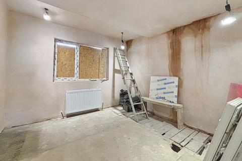 168 Oval Road, Croydon, CR0 6BN