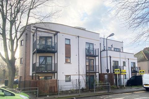 1 bedroom flat for sale - Flat 2 Chandos Parade, Buckingham Road, Edgware, Middlesex, HA8 6DX