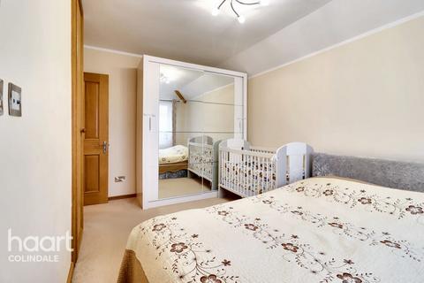 2 bedroom flat for sale, Goldsmith Avenue, NW9
