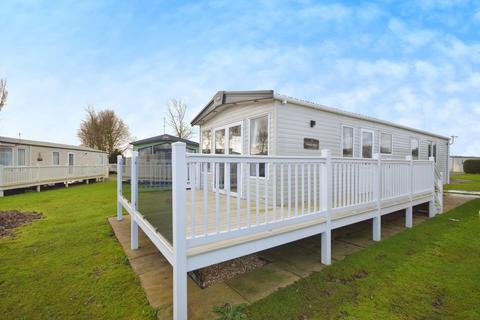 2 bedroom static caravan for sale, Cedar Lakes, Southview Leisure Park, Skegness PE25