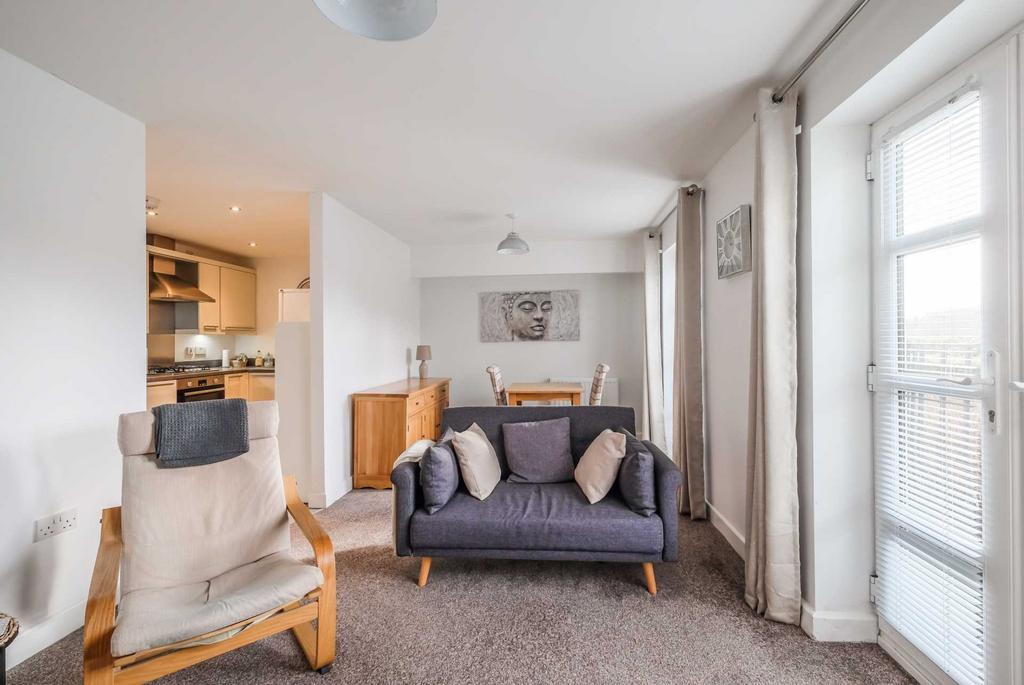 Plover Mills, Huddersfield HD3 2 bed apartment £785 pcm (£181 pw)