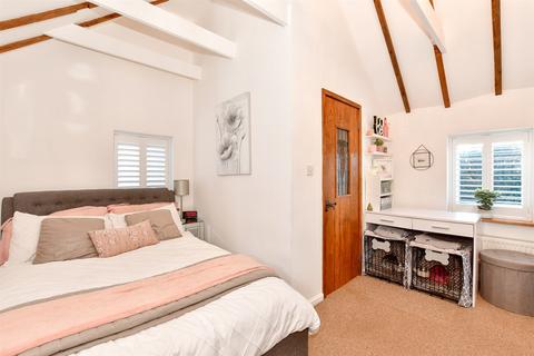 1 bedroom detached bungalow for sale, Fitzgerald Close, Staplehurst, Tonbridge, Kent