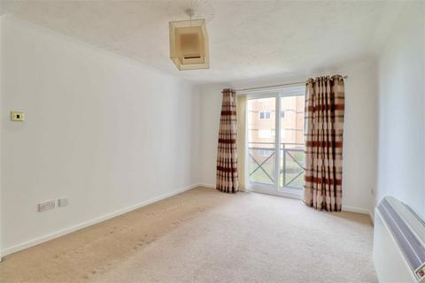 1 bedroom apartment for sale, Connaught Gardens East, Clacton on Sea CO15