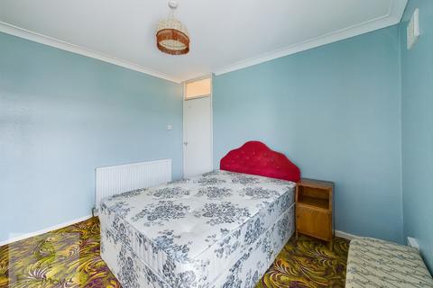 25 Holly Road, Wainscott, Rochester, ME2 4LG