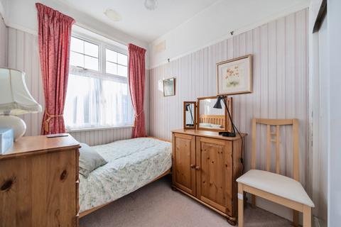 6 Midcroft, Ruislip, HA4 8ES