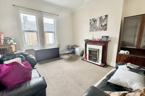 2 bedroom flat to rent - Queen Street, Redcar TS10