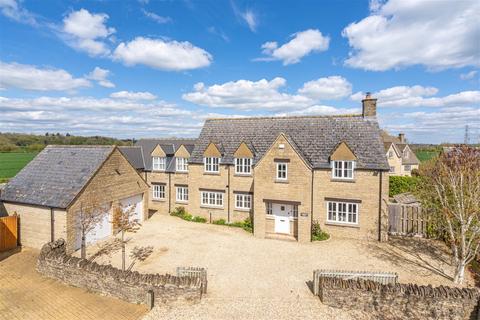 Avonstone House Barrett Lane, Sutton Benger, Chippenham, SN15 4UZ