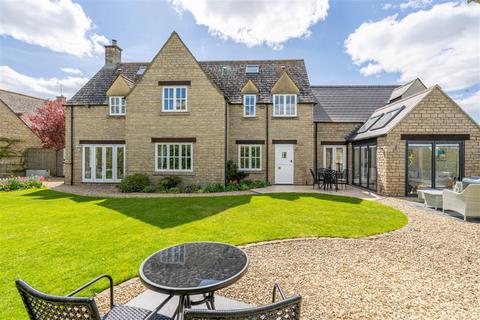 Avonstone House Barrett Lane, Sutton Benger, Chippenham, SN15 4UZ