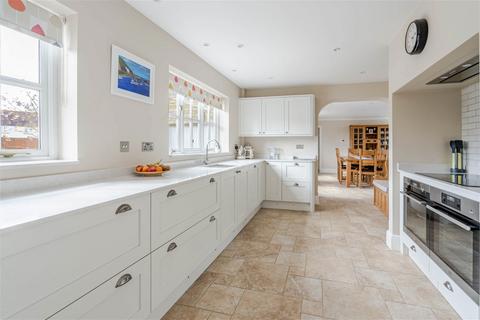 Avonstone House Barrett Lane, Sutton Benger, Chippenham, SN15 4UZ
