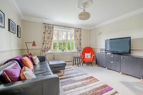 Avonstone House Barrett Lane, Sutton Benger, Chippenham, SN15 4UZ