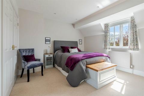 Avonstone House Barrett Lane, Sutton Benger, Chippenham, SN15 4UZ