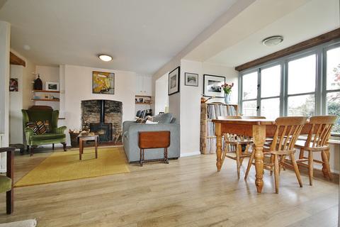 3 Churchfields, Stonesfield, Witney, OX29 8PP