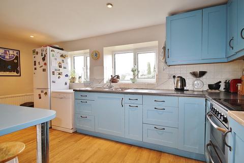 3 Churchfields, Stonesfield, Witney, OX29 8PP