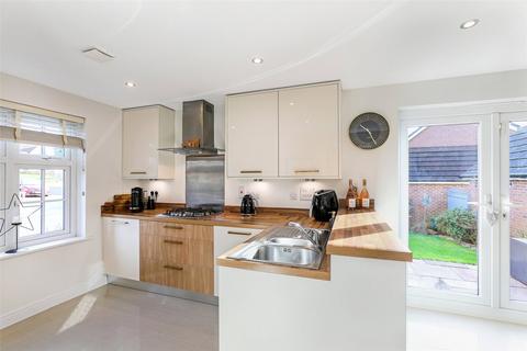 4 bedroom detached house for sale, Millfield Place, Wrenthorpe, Wakefield, WF1