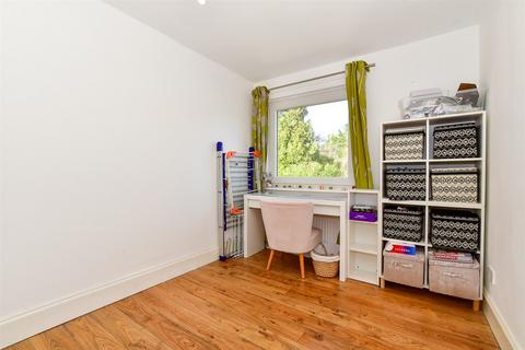 High Rocks Station Road, Martin Mill, Dover, CT15 5JZ