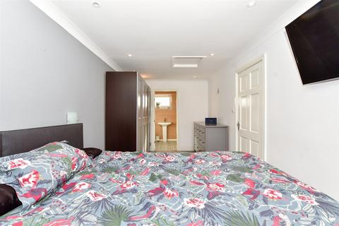 High Rocks Station Road, Martin Mill, Dover, CT15 5JZ