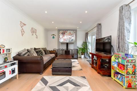 High Rocks Station Road, Martin Mill, Dover, CT15 5JZ