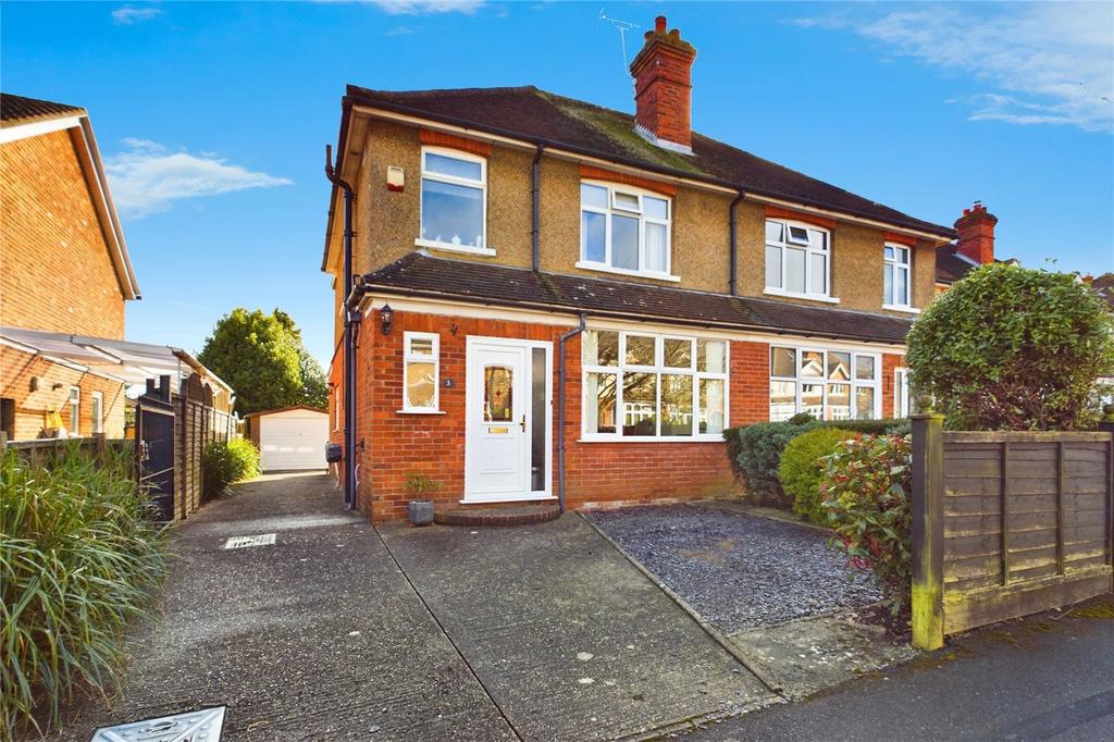 Woodland Drive, Reading, Berkshire, RG30 3 bed semidetached house for sale £475,000