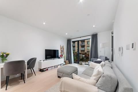 1 bedroom apartment for sale, Banyan Court, Regalia Close, London, E16