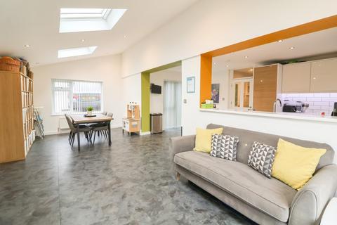 15 Birchside Avenue, Glossop, SK13 7BW
