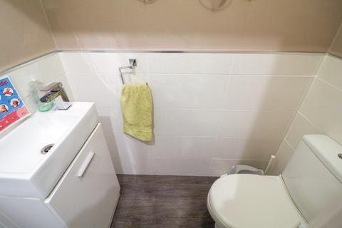 15 Birchside Avenue, Glossop, SK13 7BW