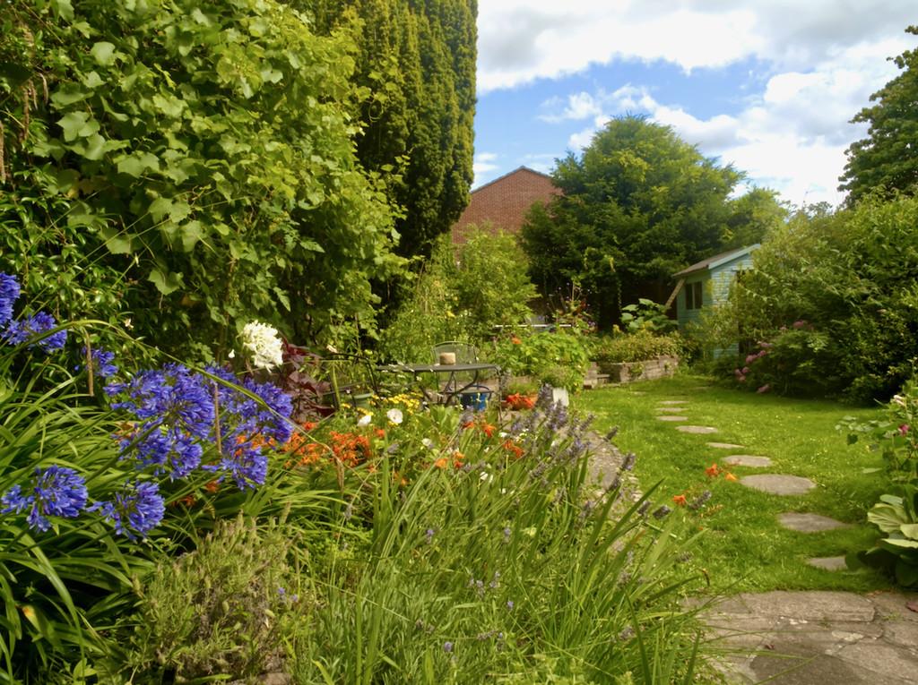 AH Garden summer1
