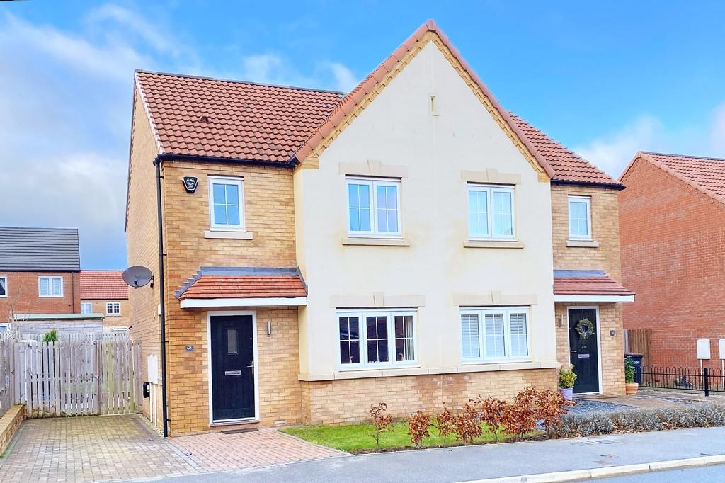 Off Leadhall Lane, Redfearn Mews... 3 bed semidetached house for sale