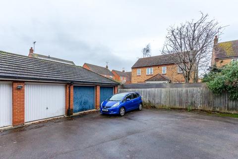 2 bedroom end of terrace house to rent, Peck Way, Rushden NN10