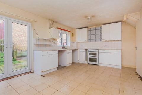 17 Fettledine Road, Irthlingborough, Wellingborough, NN9 5XF