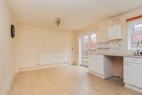 17 Fettledine Road, Irthlingborough, Wellingborough, NN9 5XF