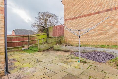 17 Fettledine Road, Irthlingborough, Wellingborough, NN9 5XF
