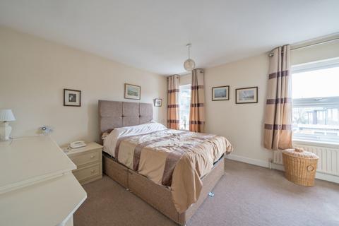 12 Village Row, Sutton, SM2 6JZ