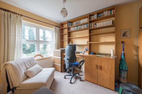 12 Village Row, Sutton, SM2 6JZ
