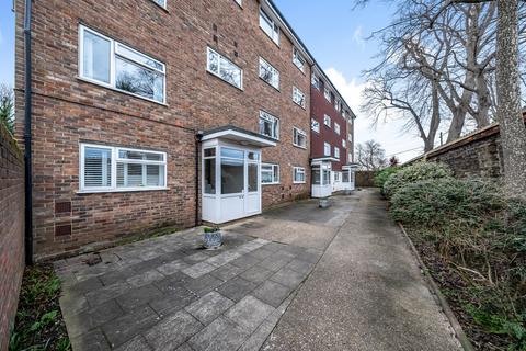 27 Beacon Grove, Carshalton, SM5 3BA